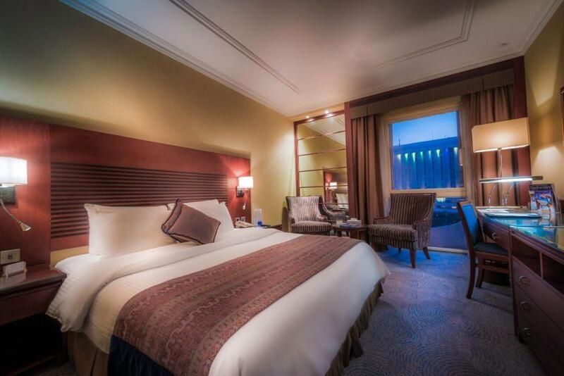Golden Tulip Bahrain Hotell Manama Exteriör bild