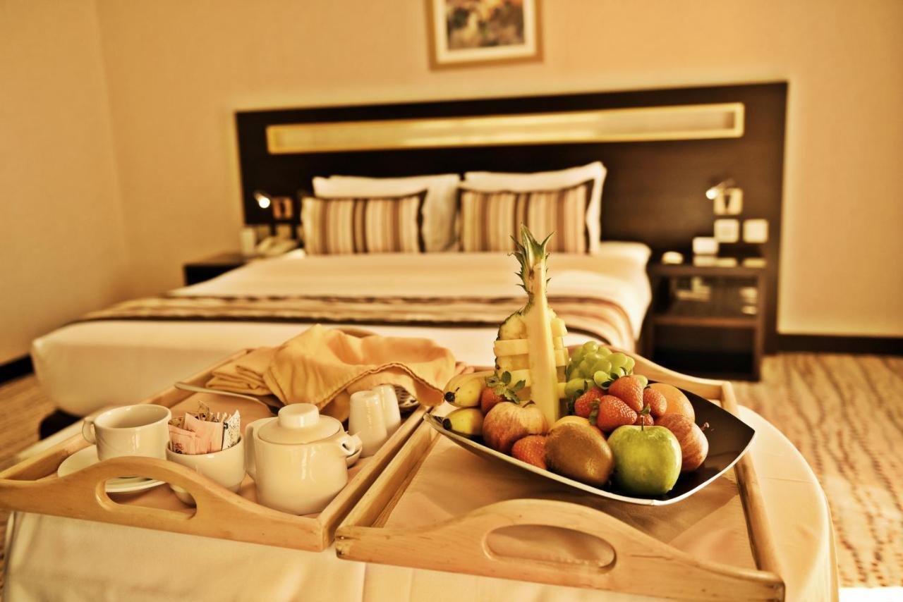 Golden Tulip Bahrain Hotell Manama Exteriör bild
