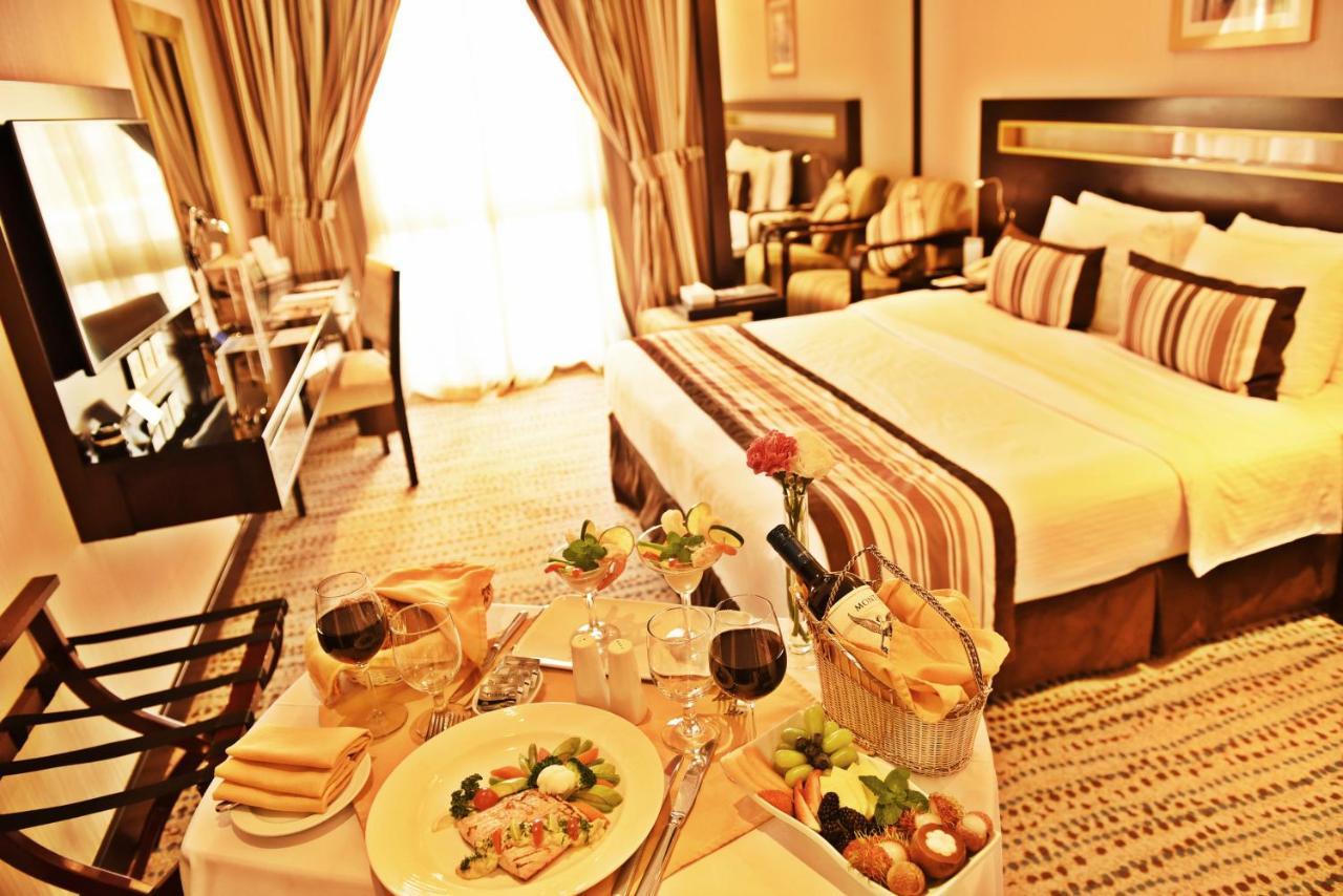 Golden Tulip Bahrain Hotell Manama Exteriör bild