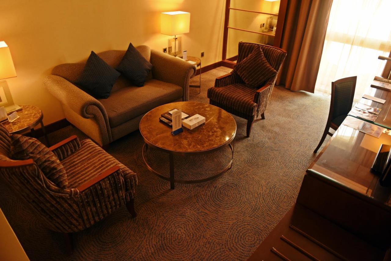 Golden Tulip Bahrain Hotell Manama Exteriör bild