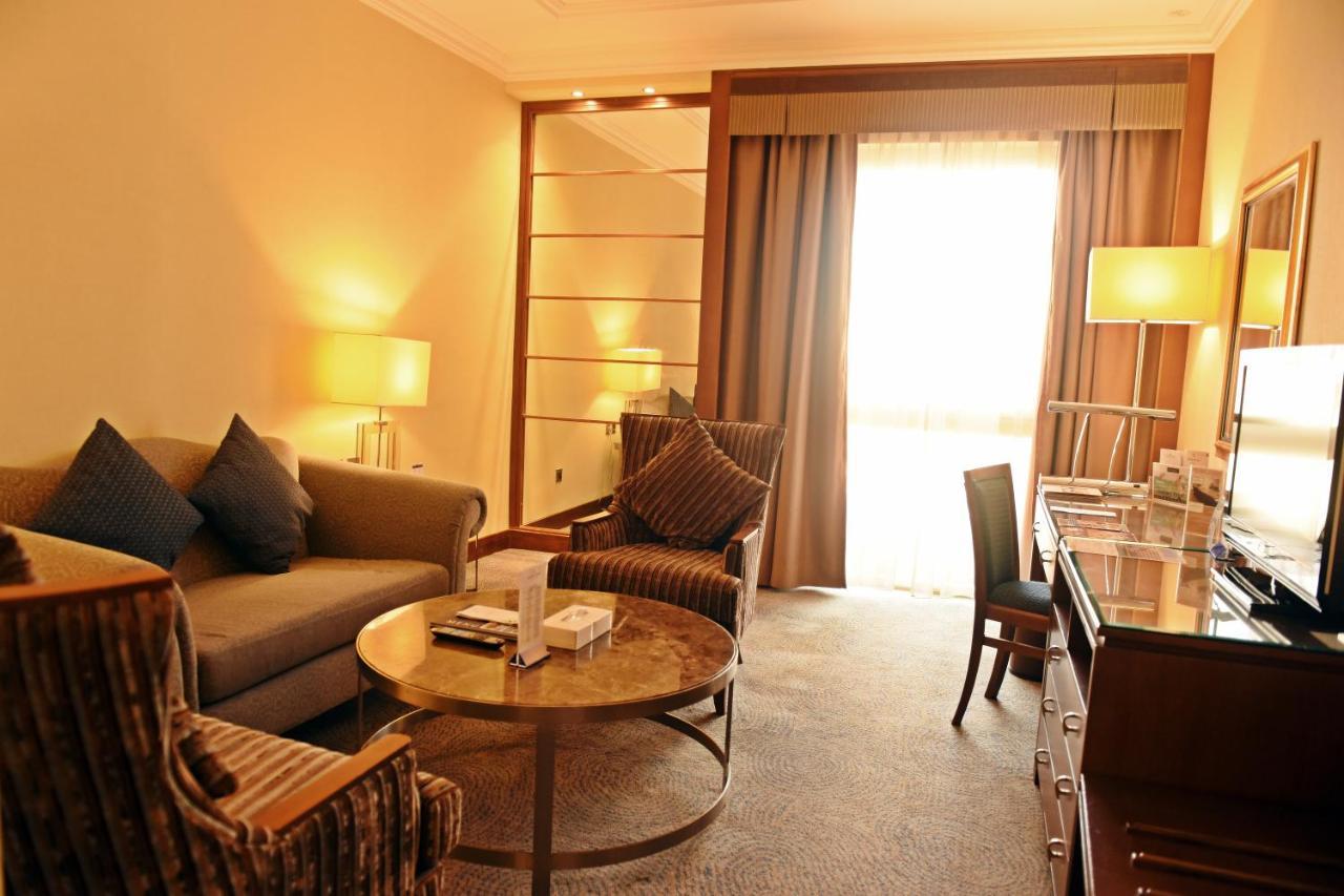 Golden Tulip Bahrain Hotell Manama Exteriör bild